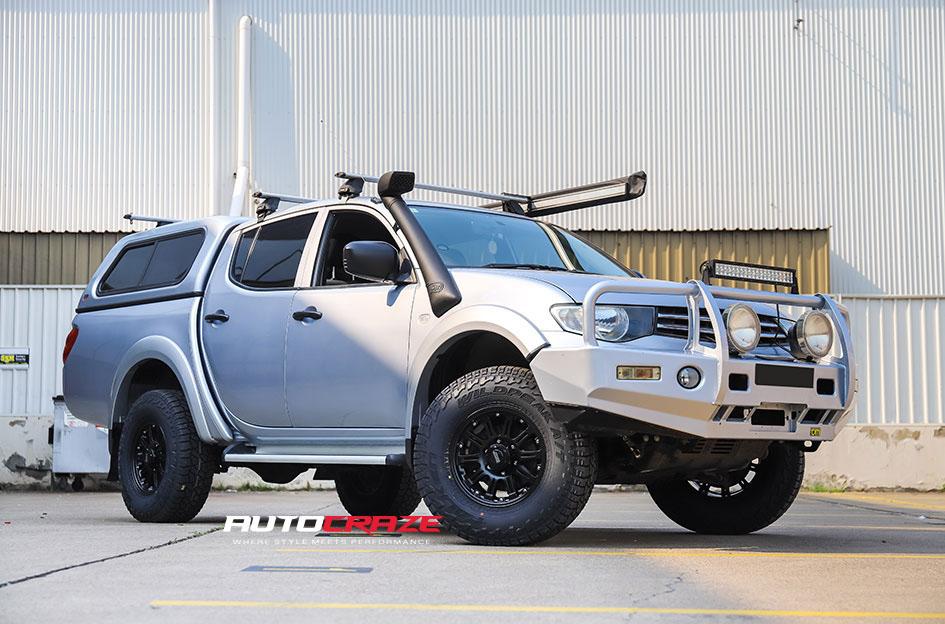 MITSUBISHI TRITON GRANITE MATTE BLACK
